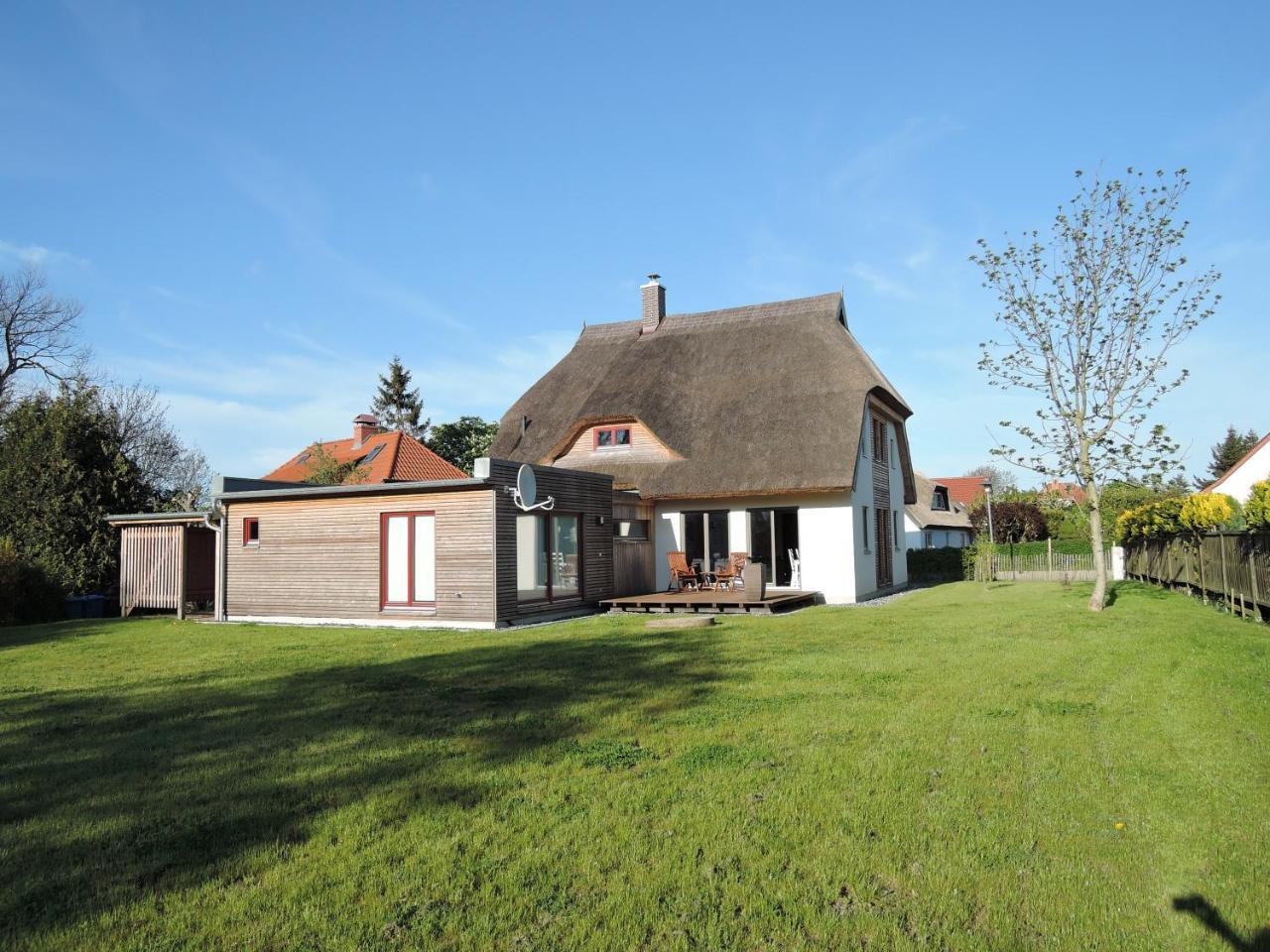 Wiek auf RügenReetdachhaus "Treibholz"别墅 外观 照片
